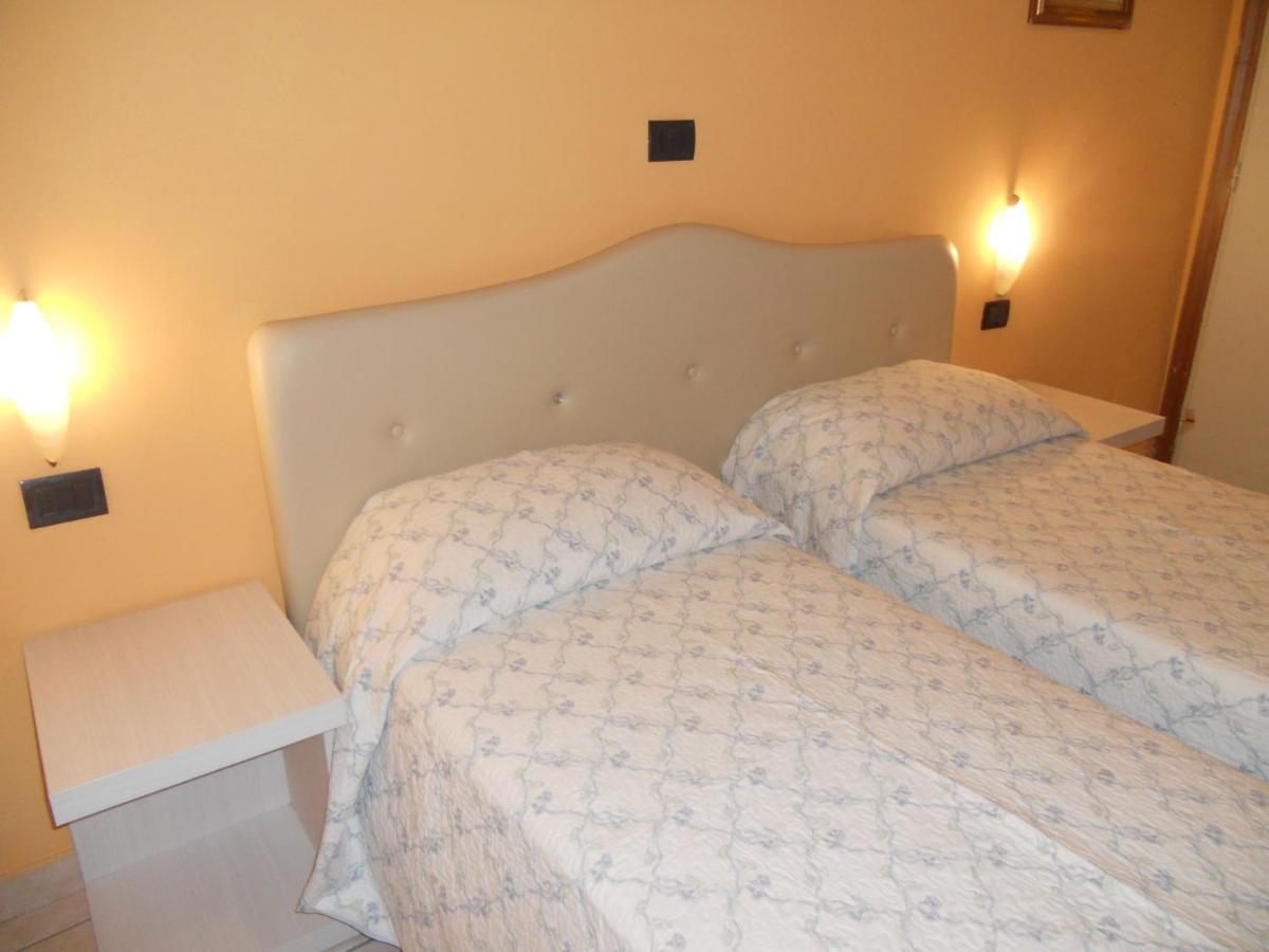Salus Hotel 3*