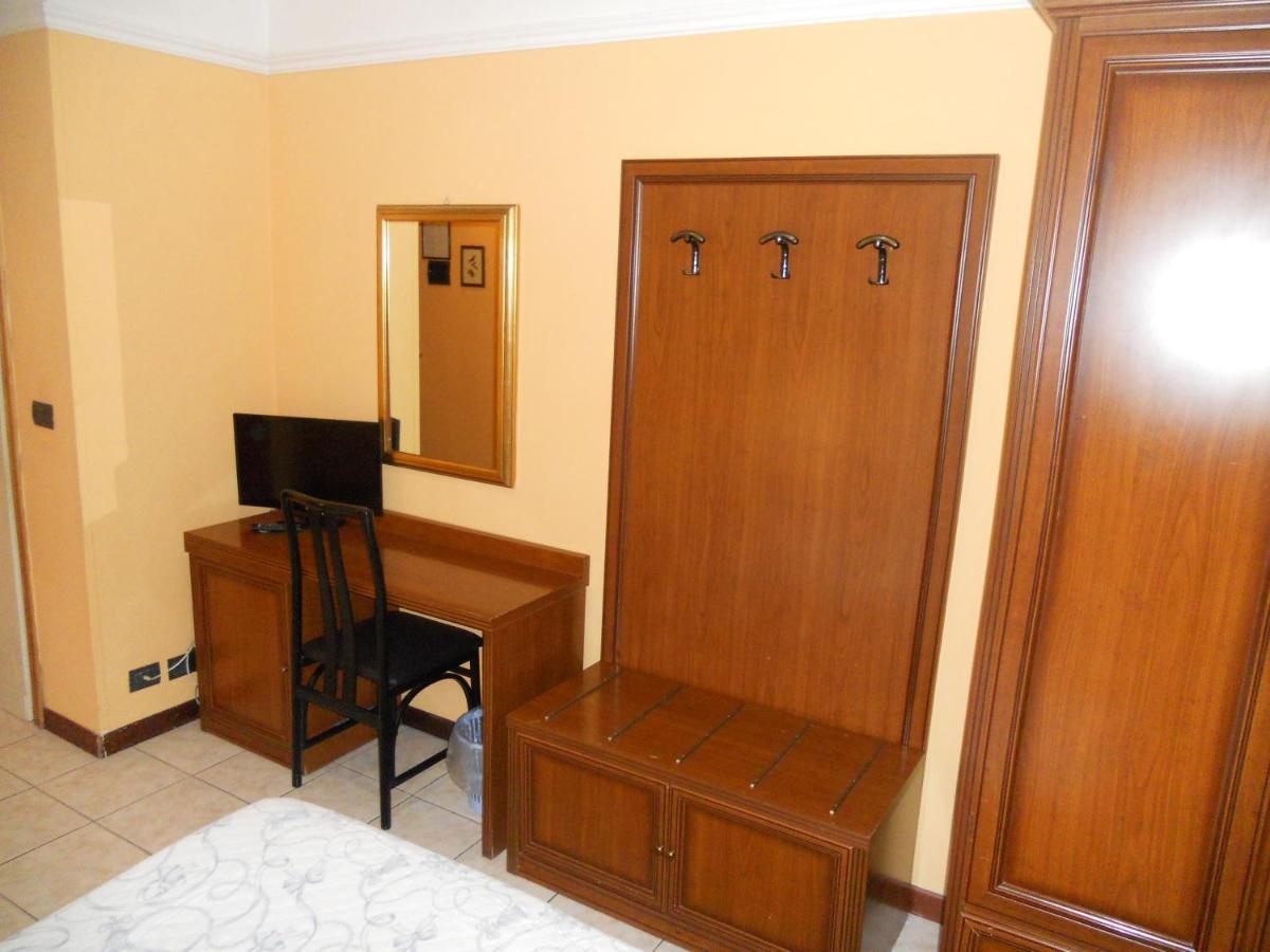 Salus Hotel 3*
