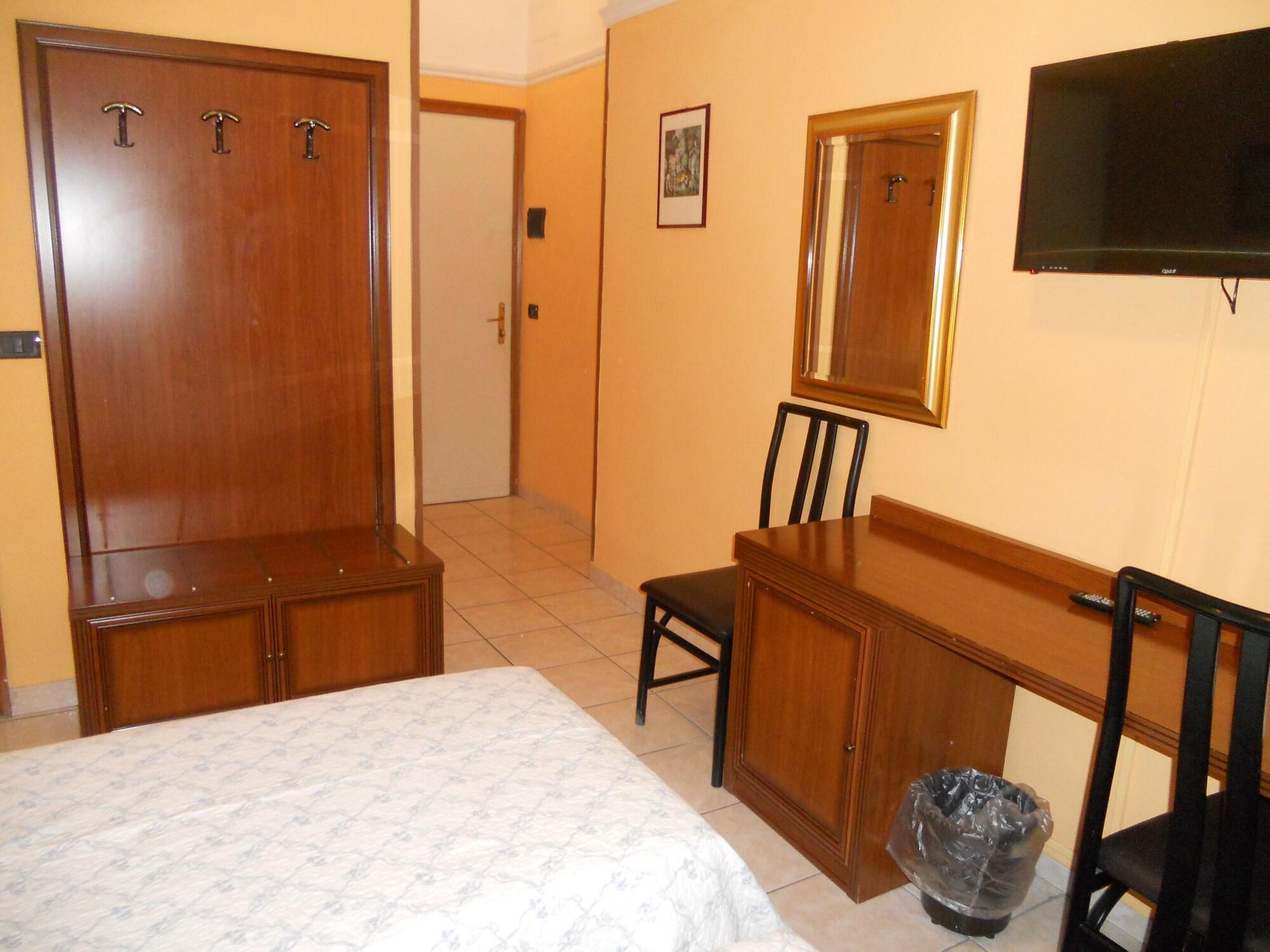 Salus Hotel 3*