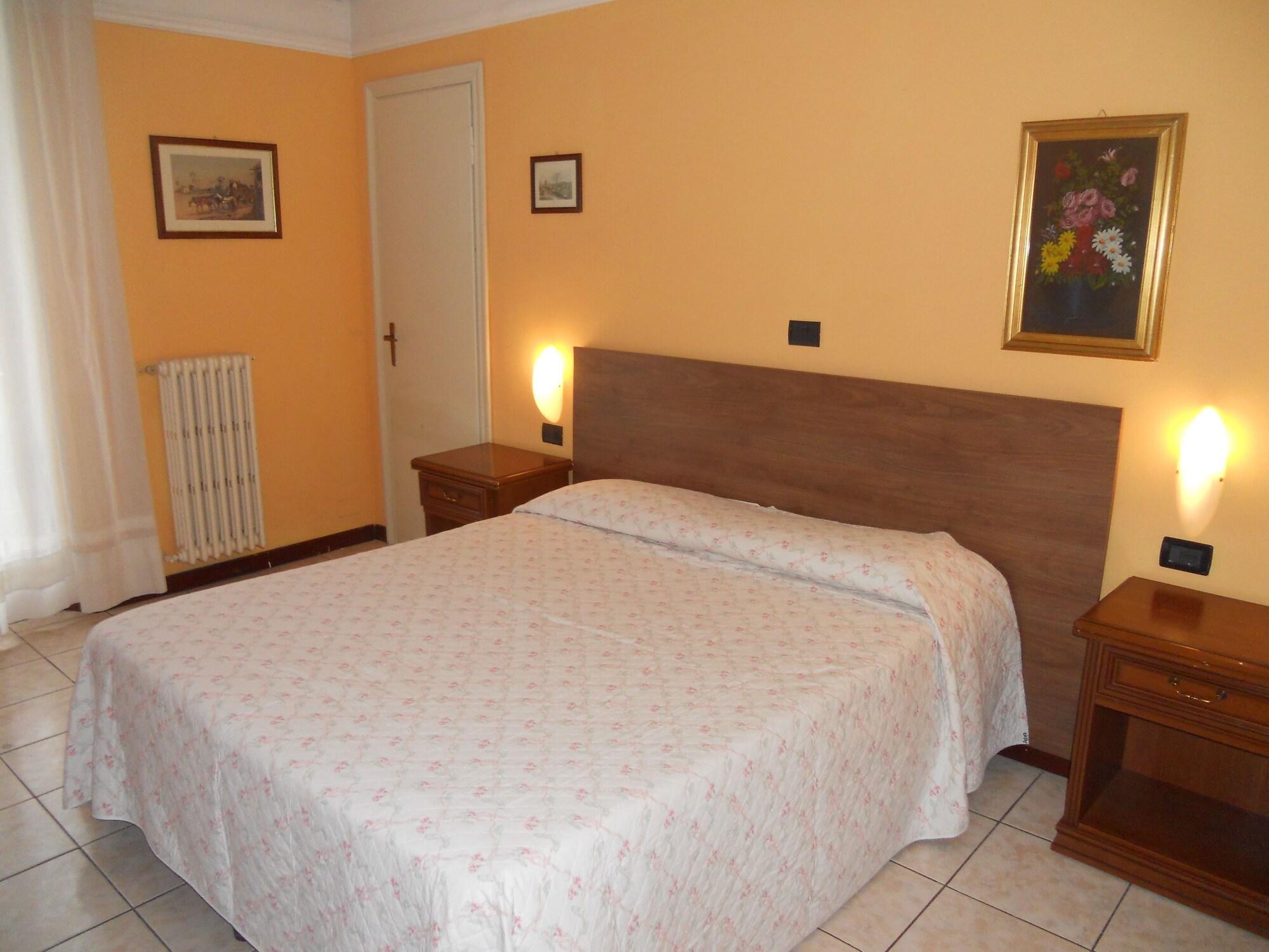 Salus Hotel 3*